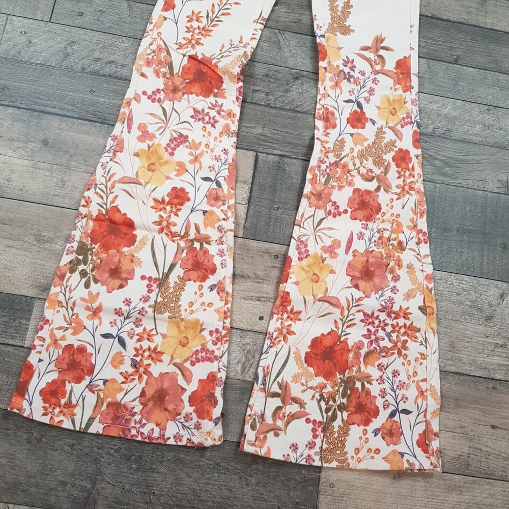 Free People Penny Pull On Flare Jeans 25 UK 4 White Floral Flares Boho BN - Picture 5 of 12
